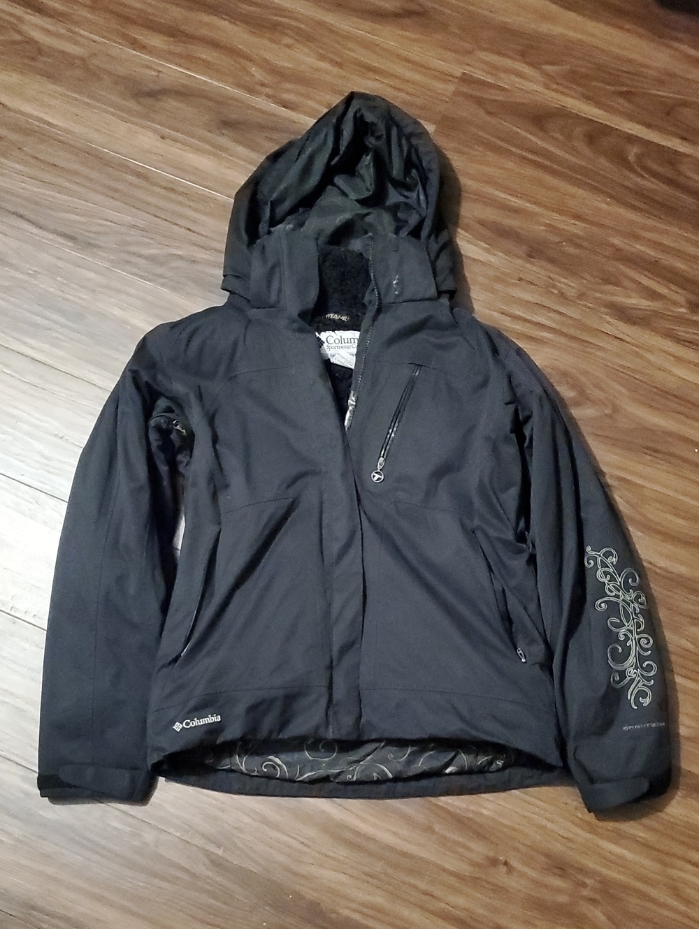 Columbia Vintage Titanium Omni-Tech Black Hooded Ski Jacket with Sleeve Accent